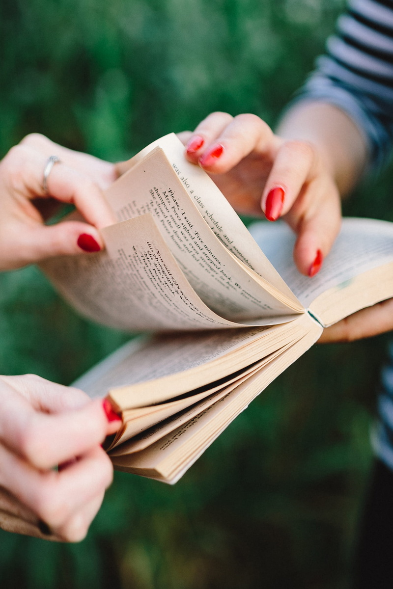 girls, human body part, paper, finger, Young women, day, reading, education, 2K, destroying, females, destroy, adult, learning, student, one person, close-up