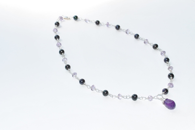 studio shot, necklace, glamour, black pearls, pearl necklace, amethyst, jewelry, fashion, jewel, pearl jewelry, purple, cut out, precious gem, close-up
