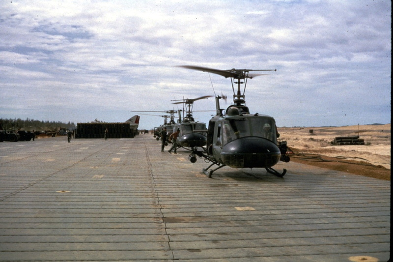 Military Helicopters, 720P, Bell UH-1 Iroquois
