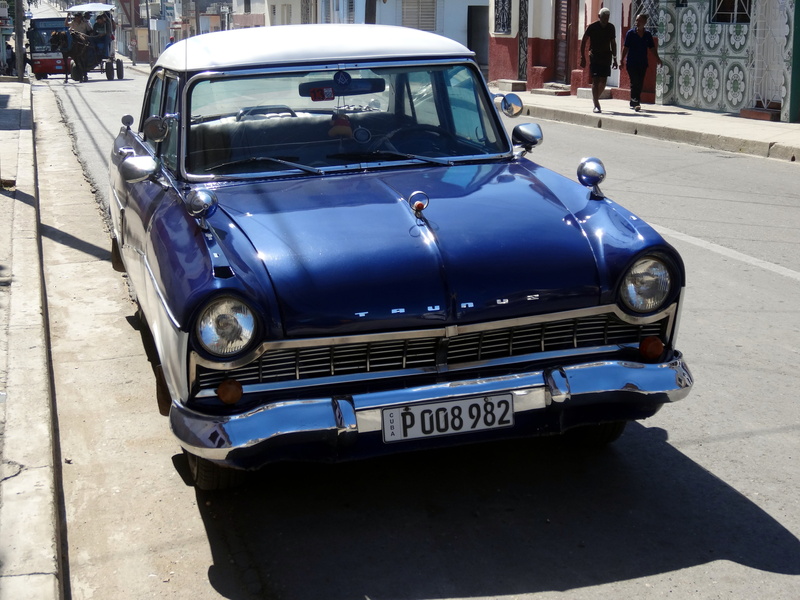 ford, city, street, retro, road, antique, vintage, retro styled, transportation, building exterior, old, car, mode of transportation, day, vintage car