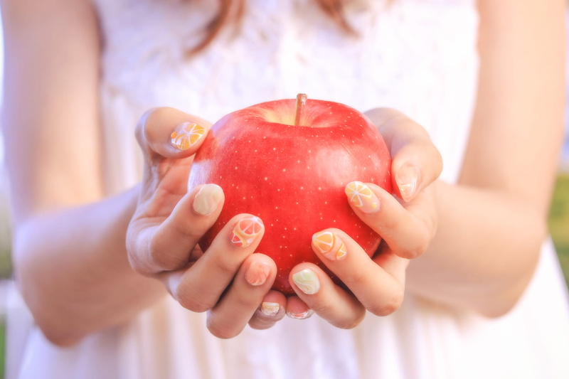 outdoors, human Hand, apple - Fruit, adult, caucasian Ethnicity, healthy Lifestyle, hand, fruit, women, freshness, woman, people, females, human body part