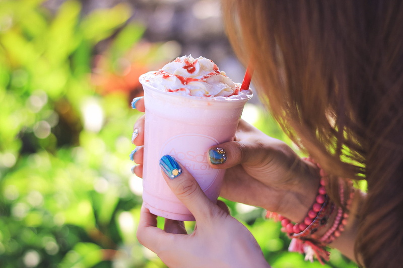 human hand, person, people, women, headshot, human body part, glass, plastic cup, food and drink, caucasian Ethnicity, 1080P, pink, close-up, drink, summer