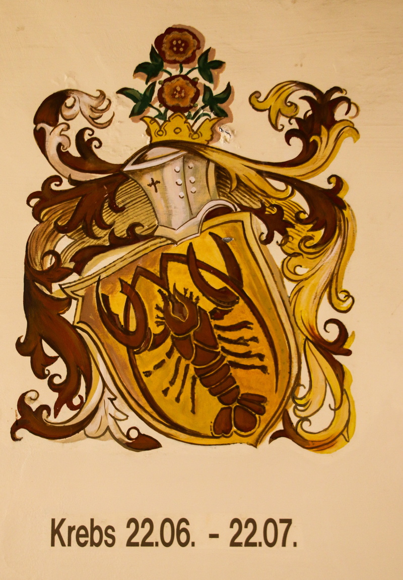 text, signs of the zodiac, krebs, animal themes, old-fashioned, no people, ornate, the past, design, wall - building feature, animal, representation, decoration