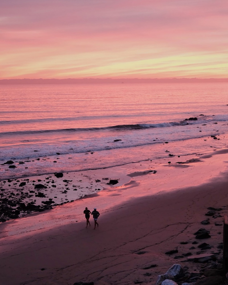 sea, california, beauty in nature, ocean, sky, clouds, leisure activity, horizon, real people, beach, 2K, orange color, orange, runners, water, lifestyles