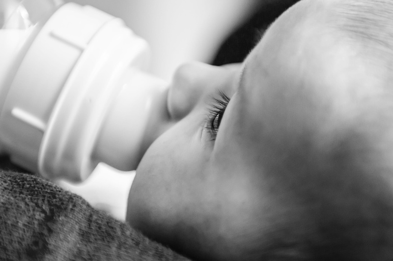 beauty, bighead, close-up, beautiful woman, one person, human body part, man, adult, newborn baby, relaxation, lifestyles, human limb, feeding, wellbeing