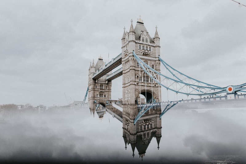 nature, built structure, overcast, mirror, icon, travel, ornate, england, sky, cloud, cloud - sky, fog, grey, incidental people, 4K, city, digital composite