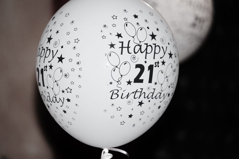 decoration, communication, pattern, love, paper, Birthday, geometric shape, st, close-up, number, happy, white color, focus on foreground, single object