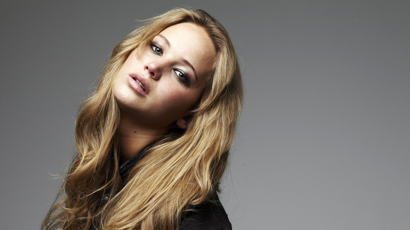indoors, portrait, blond hair, beauty, long hair, human face, young adult, hair, women, copy space, contemplation, headshot, young women, studio shot, Jennifer Lawrence