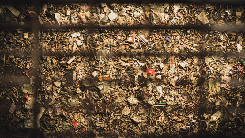 backgrounds, high angle view, messy, dirt, architecture, full frame, dry, day, abundance, trash, leaf, 4K, outdoors, no people, large group of objects