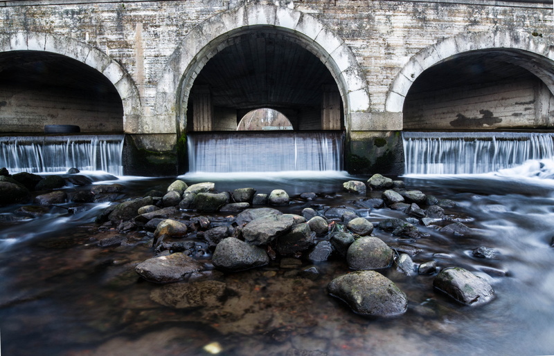 day, building exterior, photography, no people, arch, rubble, stone, close, arched, architecture, flowing water, stone - object, connection, outdoors, flowing