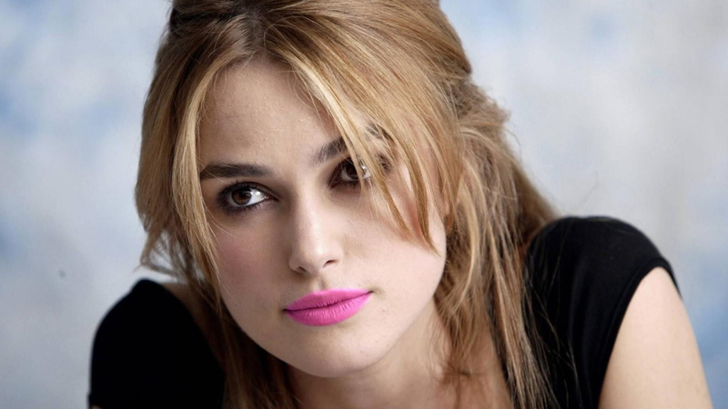 Keira Knightley, long hair, pink lipstick, headshot, young women, one person, pink color, young adult, make-up, body part, blond hair, human face, lipstick