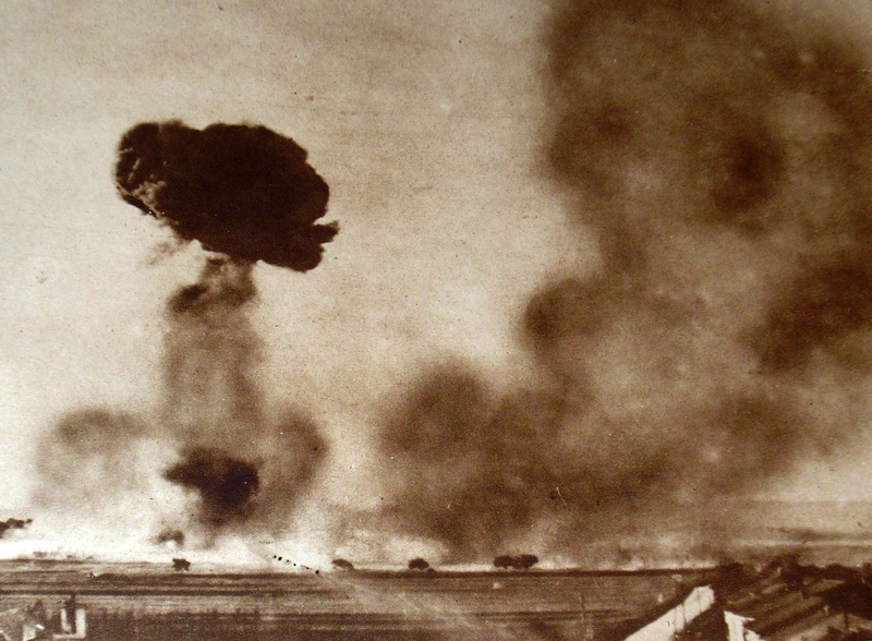 ww i, bombs, explosions, dirt, 1080P, textured, war, wall - building feature, wood - material, close-up, wwi, adult, only women, emotion, arts And Entertainment