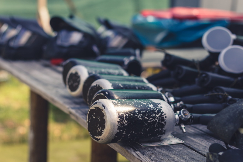 sunlight, sport, outdoors, tank, close-up, masks, day, metal, gas, wheel, protection, paintball, transportation, tire, 5K, compressed air, pressure, fun