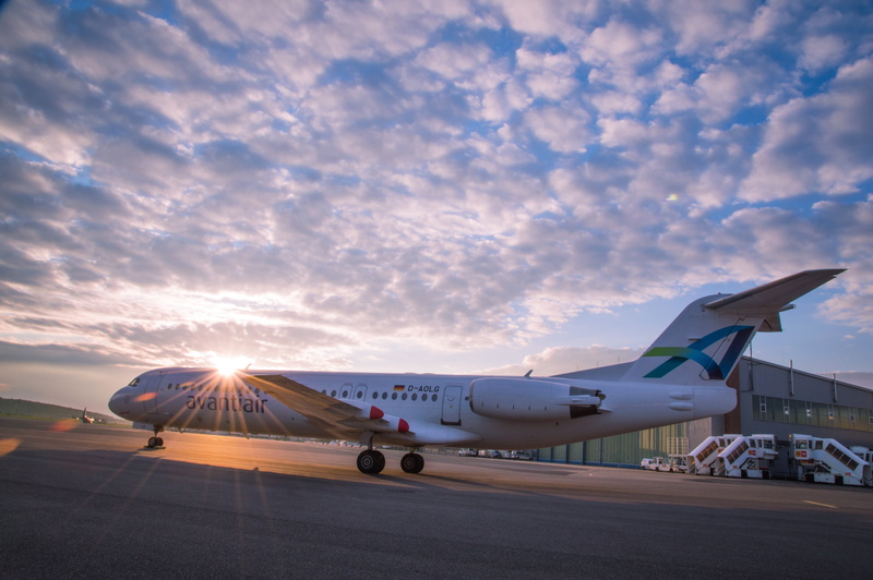 sunset, air Vehicle, aircraft, passenger, lighting, lens flare, corporate jet, abendstimmung, clouds, evening sky, travel, outdoors, airport Runway, no people