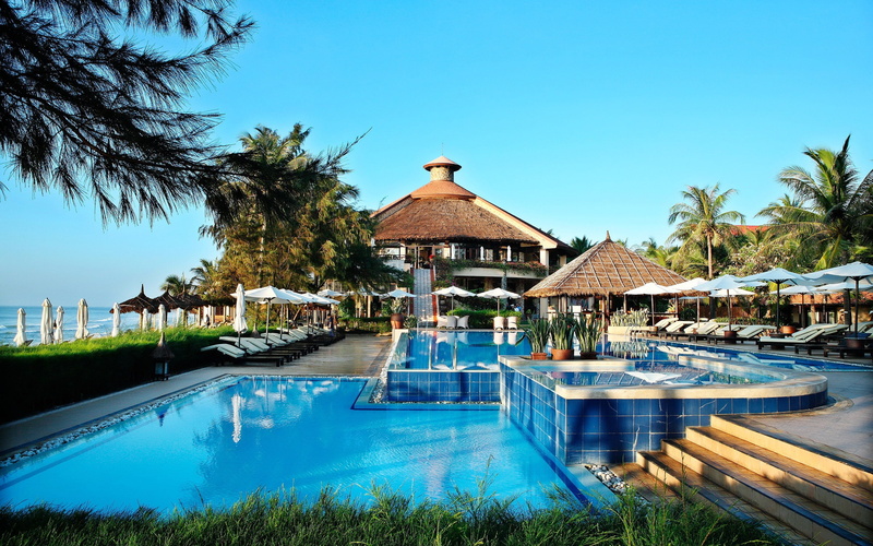Interior, Chairs, blue, Pool, House, Sun, 2K, Tables, Sea, Palm, Loungers, Trees, gray, swimming, tile