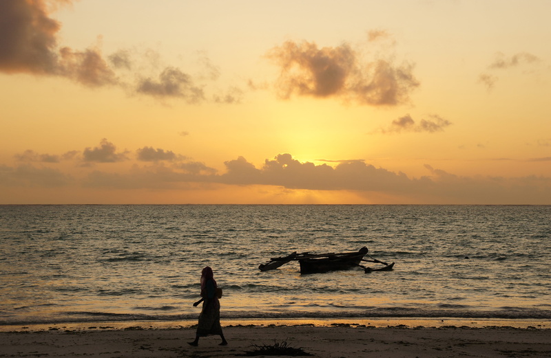 horizon over water, leisure activity, 4K, sun, real people, sunrise, land, scenics - nature, orange color, beauty in nature, sky, water, zanzibar, outdoors