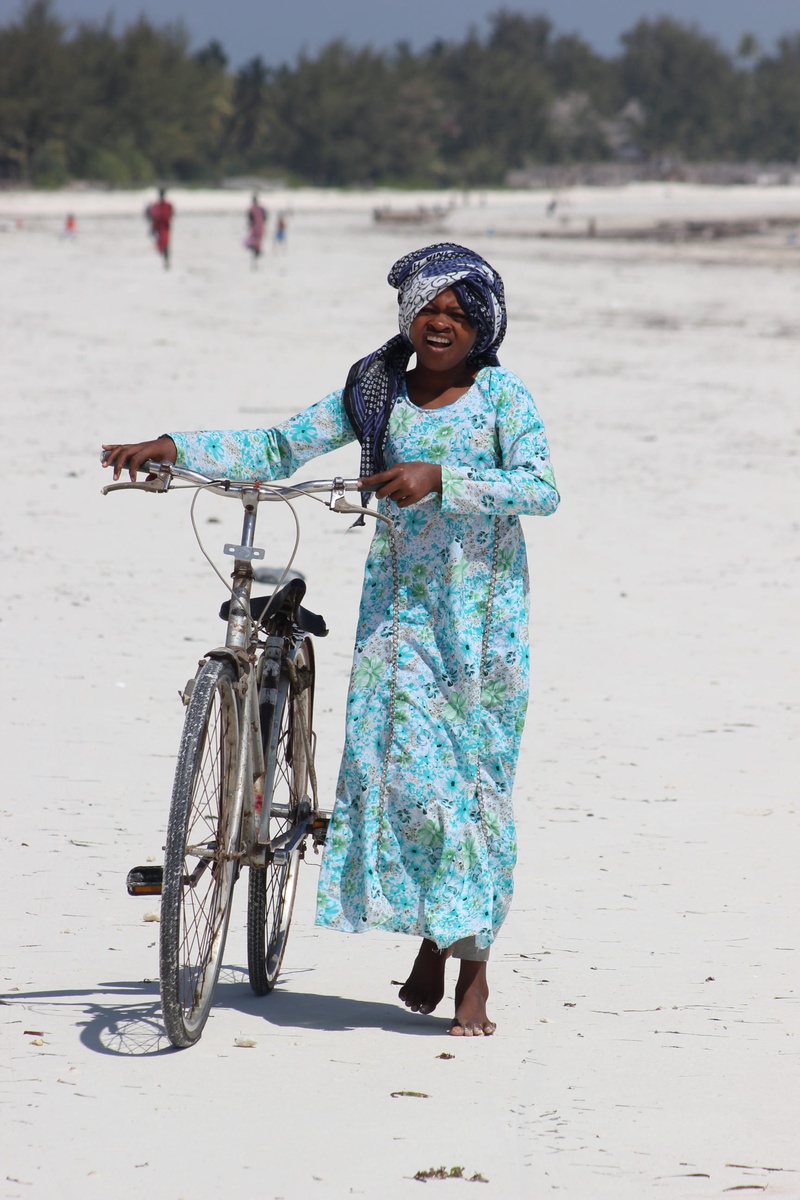 lifestyles, women, clothing, one person, Muslim, casual clothing, leisure activity, Africa, day, nature, mode of transportation, adult, 2K, females, transportation