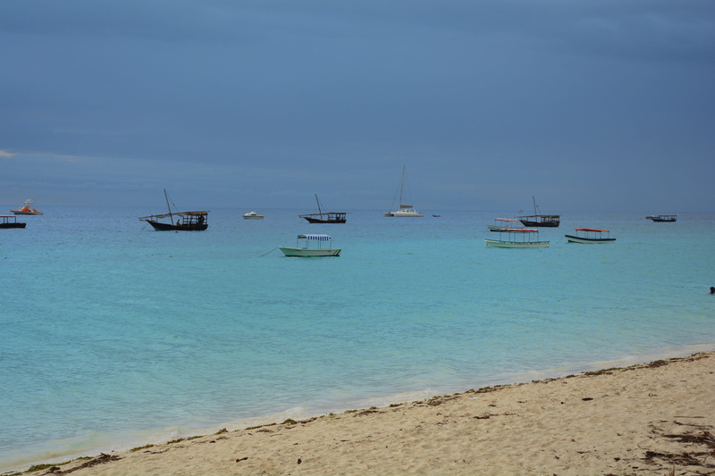 nature, beach, blue, mode of transportation, paradise, land, beauty in nature, tranquil scene, transportation, outdoors, 5K, tropical, sand, water, moored