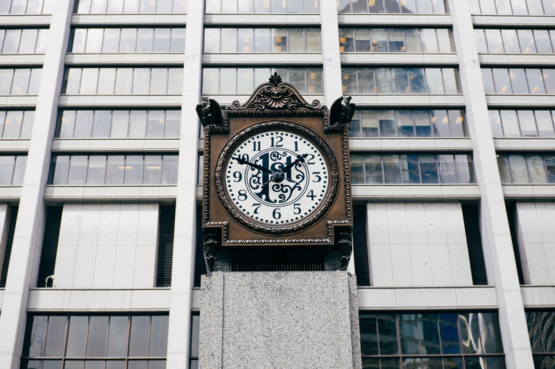chicago, mosaic, building, public, day, urban, outdoors, circle, plaza, geometric shape, built structure, clock, spring, city, no people, window, america