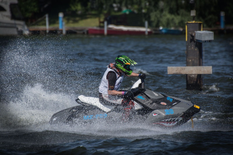 nautical vessel, motorsport, river, nature, real people, jetski race, water motorcycle, jet boat, splashing, leisure activity, mode of transportation, water sports