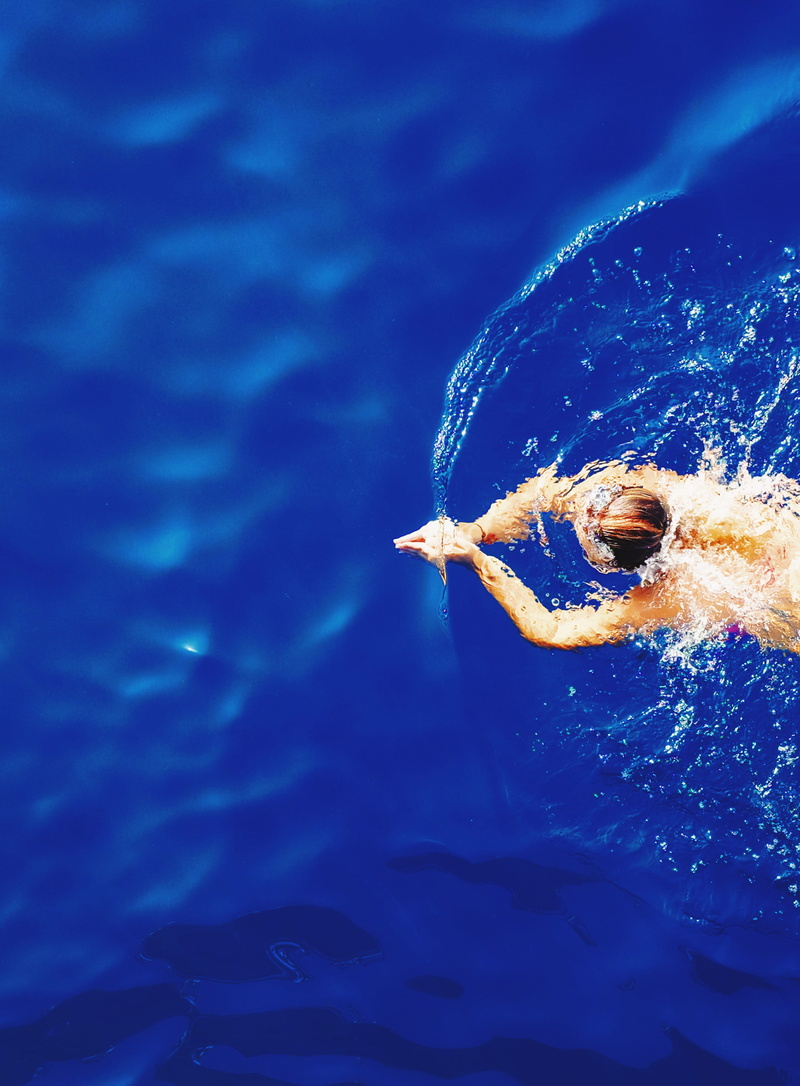 swimming, portrait, summer, pool, watersport, animal themes, blue, water, one animal, swimming pool, 4K, one person, arms, swim, caucasian, splash, female