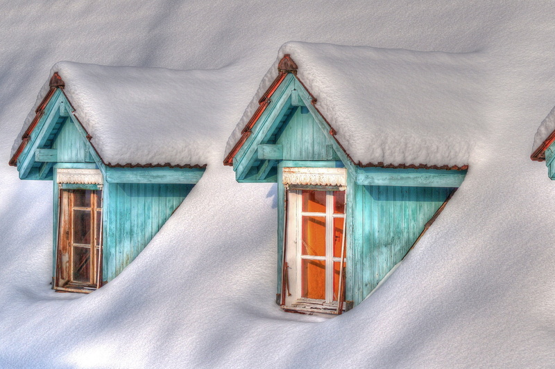 2K, wood - material, building, residential district, building exterior, beach hut, outdoors, snow, house, built structure, architecture, gray, day, sky