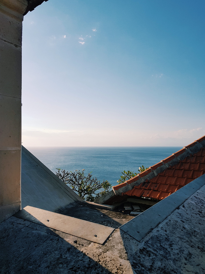 rooftop, outdoors, sky, scenics - nature, built structure, oceanview, tranquility, horizon over water, 4K, beach, cliffside, cloud - sky, view, kuta selatan