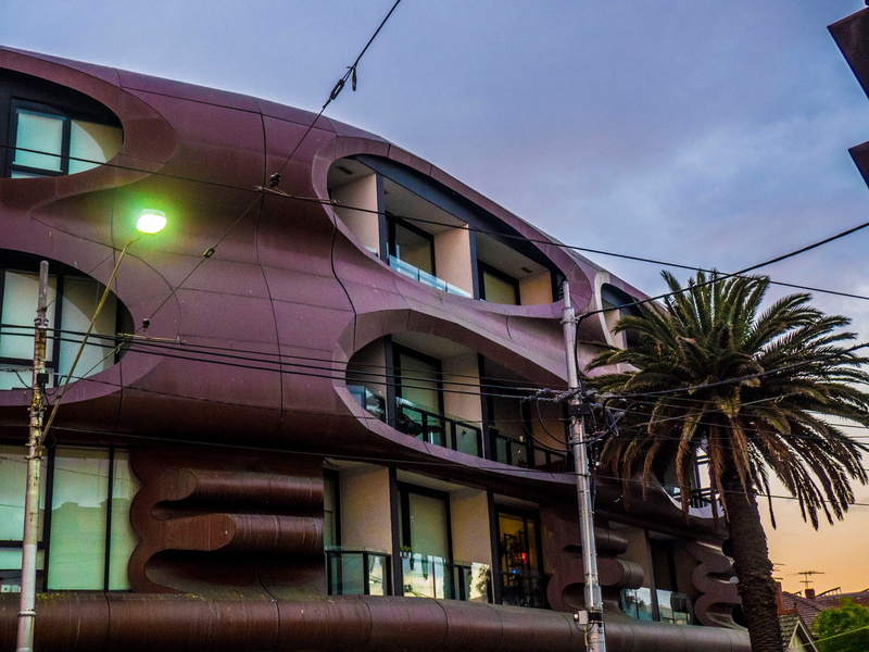 city, apartment, australia, palm tree, built structure, hotel, sky, mansion, glass, 1080P, tree, outdoors, residential district, luxury, melbourne, industrial