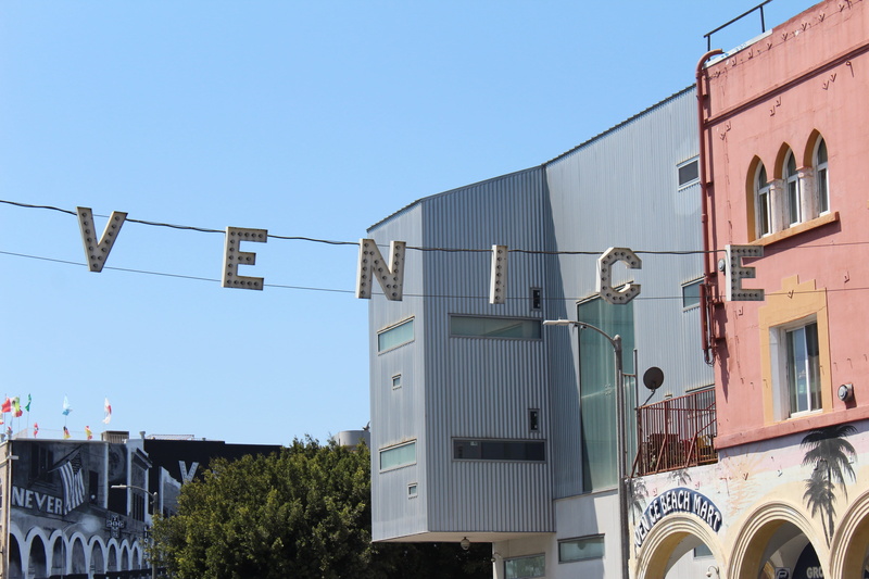 building, los angeles, copy space, nature, house, sky, venice beach, socal, venice ca, city, sunlight, no people, residential district, venice beach sign