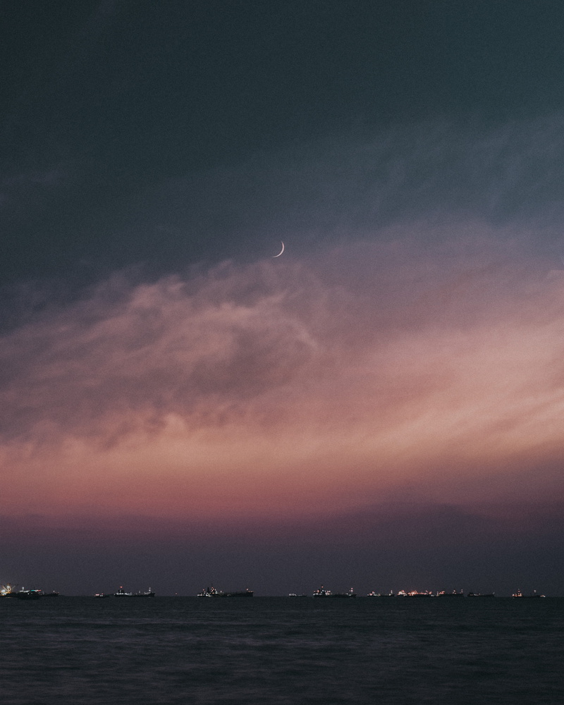 tranquility, storm, sunset, power in nature, tranquil scene, beauty in nature, no people, idyllic, 4K, ocean, boats, water, dawn, sunrise, moon, waterfront