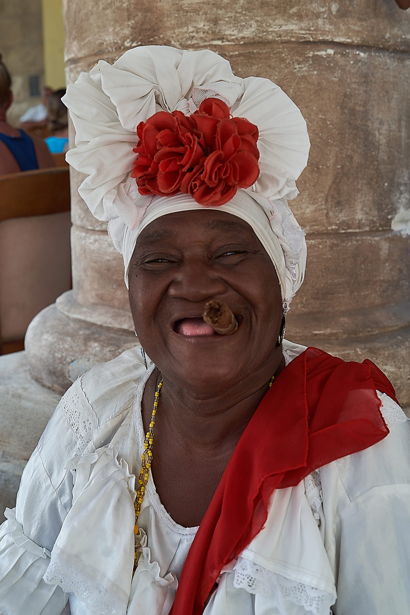 photography, lifestyles, havana, streetphotography, clothing, front view, one person, females, adult, portrait, leisure activity, puro, women, headshot
