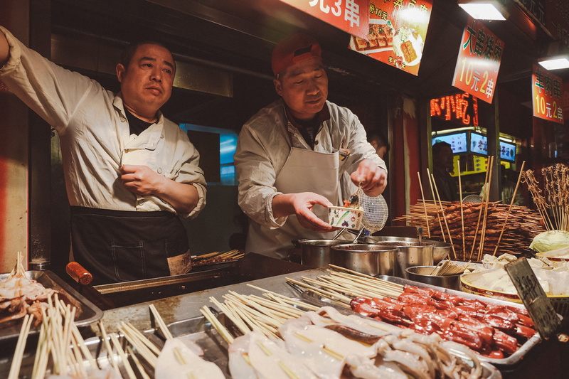 nightmarket, meat, preparation, front view, retail, real people, food, streetfood, food and drink, mature men, 2K, china, males, men, beijing, market