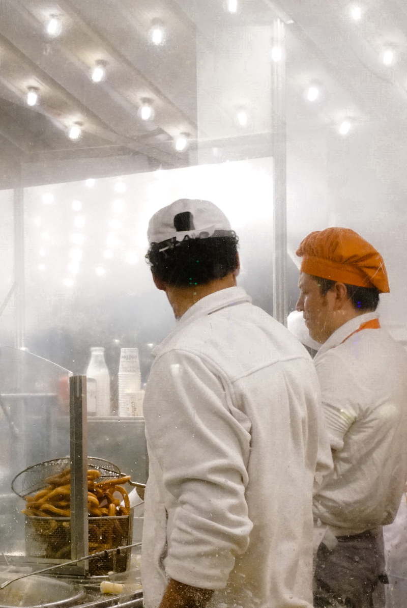 standing, retail, occupation, people, madrid, cooking, job, glass, adult, men, chef, cook, mid adult, streetfood, two people, shine, white, indoors, bakery