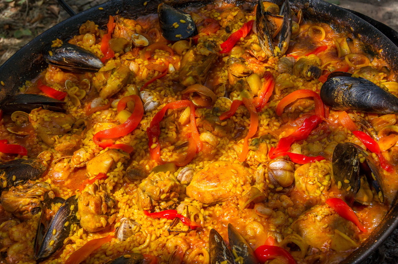 pot, ready-to-eat, freshness, fish, cooking, fresh, spain, seafood, yellow, paella, saffron, animal wildlife, mussels, andalusia, vertebrate, cuisine, dinner