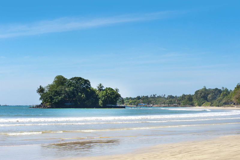 outdoors, beach, srilanka, nature, sunlight, 4K, sky, lagoon, tree, beauty in nature, leisure, tranquility, shore, seashore, land, water, clear sky, idyllic