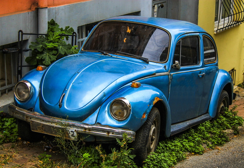 stationary, building, architecture, retro styled, blue, motor vehicle, vintage car, germany, vintage, transportation, abandoned, built structure, no people