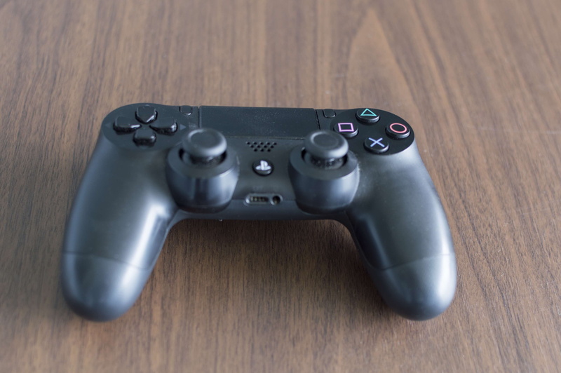close-up, no people, wood - material, indoors, game, arts culture and entertainment, single object, jeu vido, table, console, 4K, jouer, technology, number