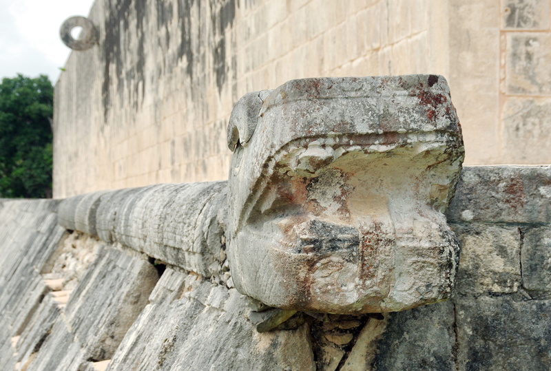 the past, wall - building feature, damaged, representation, pierre, chichen itza, old, focus on foreground, day, wood - material, weathered, decoration