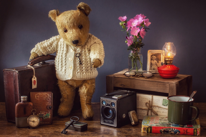 letters, suitcase, style, key, mug, 4K, compass, bear, lamp, book, vintage, flowers, glasses, Teddy bear