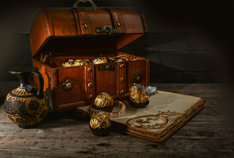 bracelets, cross, style, chest, Board, wrapper, decoration, still life, jewelry, book, pitcher, foil, old, chocolate, gold, gold plated, balls, candy, 5K