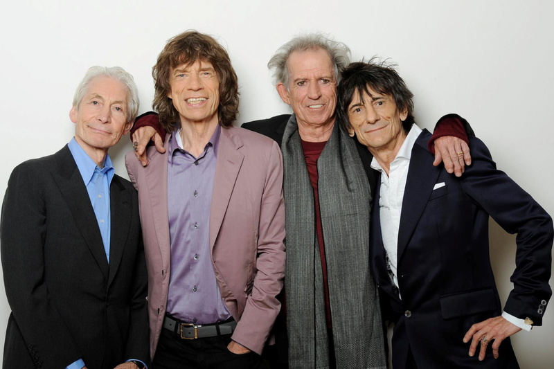 mick jagger, mature Adult, adult, smiling, family, friendship, females, happiness, group Of People, togetherness, males, senior Women, mature men, waist up