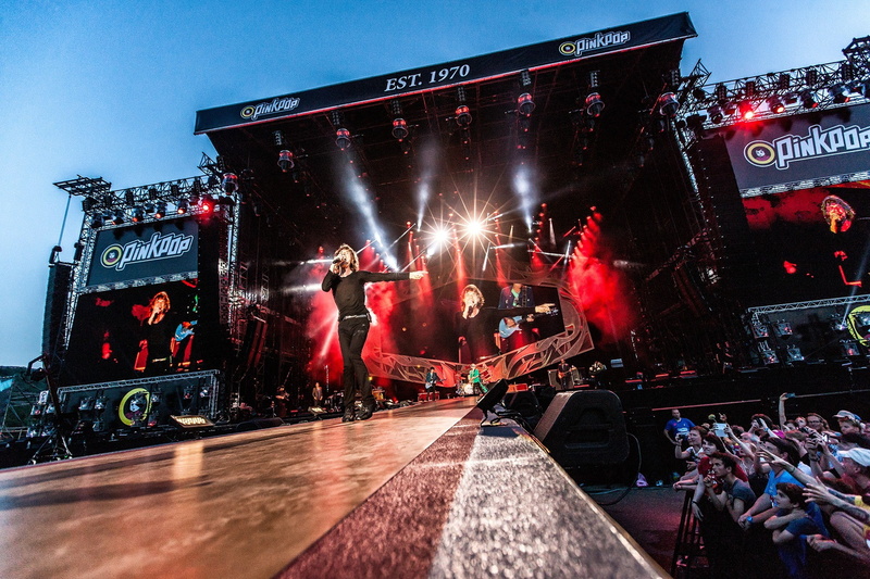 crowd, Mick Jagger, illuminated, men, group of people, spectator, concerts, large group of people, event, celebration, built structure, architecture, audience