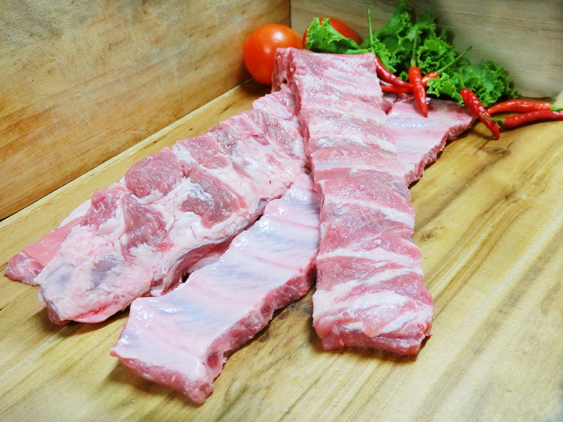 slice, preparing food, table, vegetable, pig, pork steak, freshness, delicious, wood - material, 4K, no people, food, food and drink, cutting board, red meat