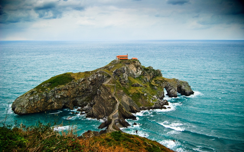 solid, outdoors, no people, water, basque, tranquil scene, 4K, country, sea, lighthouse, rocky coastline, rock - object, rock formation, island, coast