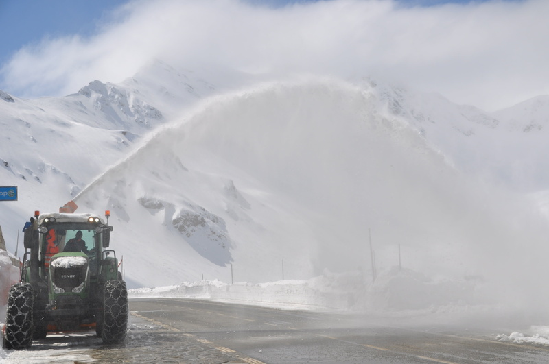 water, blow, cold temperature, outdoors, screw conveyor, day, scenics - nature, 4K, beauty in nature, alpine, winter, rooms, built structure, shoveling