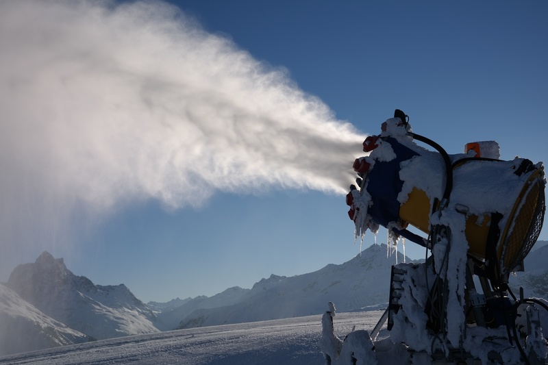 non-urban scene, snow, scenics - nature, propeller, nature, sun, beauty in nature, snowcapped mountain, transportation, warm clothing, 5K, skiing, ski