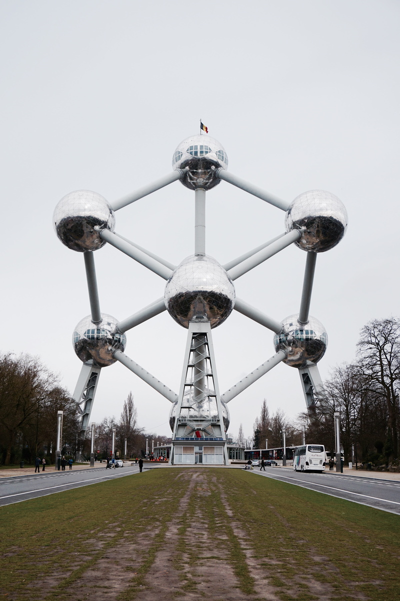 outdoors, day, Atomium, clear sky, WorldS Fair, cold temperature, winter, 5K, plant, architecture, nature, andré waterkeyn, tall - high, field, transportation
