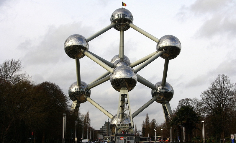 outdoors, building exterior, metal, day, worlds fair, 1080P, plant, architecture, atomium, belgium, no people, brussels, cloud - sky, steel, silver colored