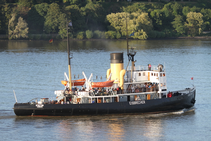 lake, fishing industry, germany, landungsbrücken, day, waterfront, industry, nautical vessel, tree, museum ship, reflection, stettin, mode of transportation