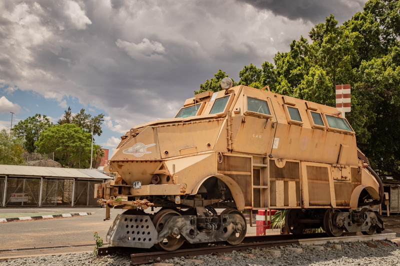 road, transportation, public transportation, spoke, motor, yellow, rail transportation, land vehicle, train, steam engine, day, 5K, wheel, shipping container
